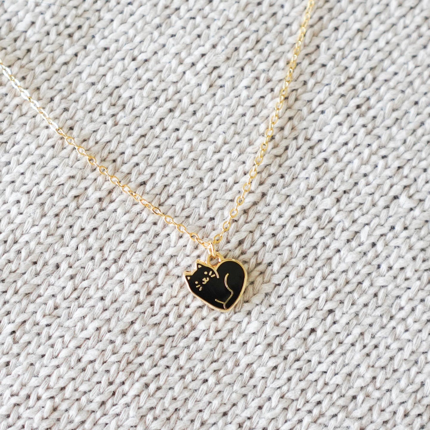 Cat Heart Necklace: Black/gold