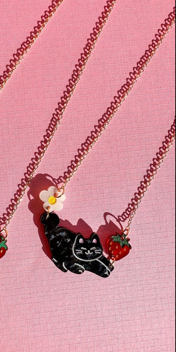 Kitties Necklace: Black Cat