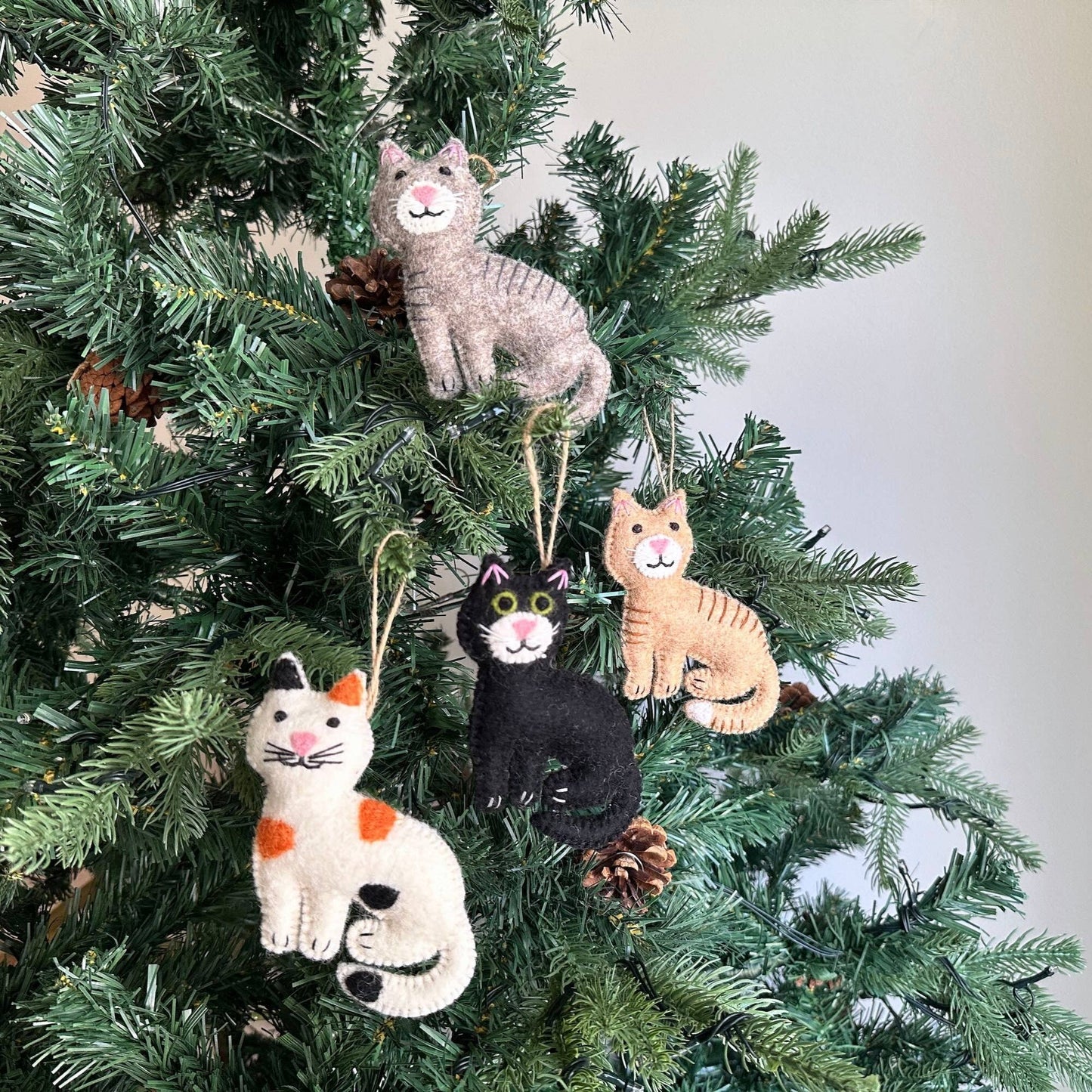 Felt Stitched Cat Ornament: Brown Tabby