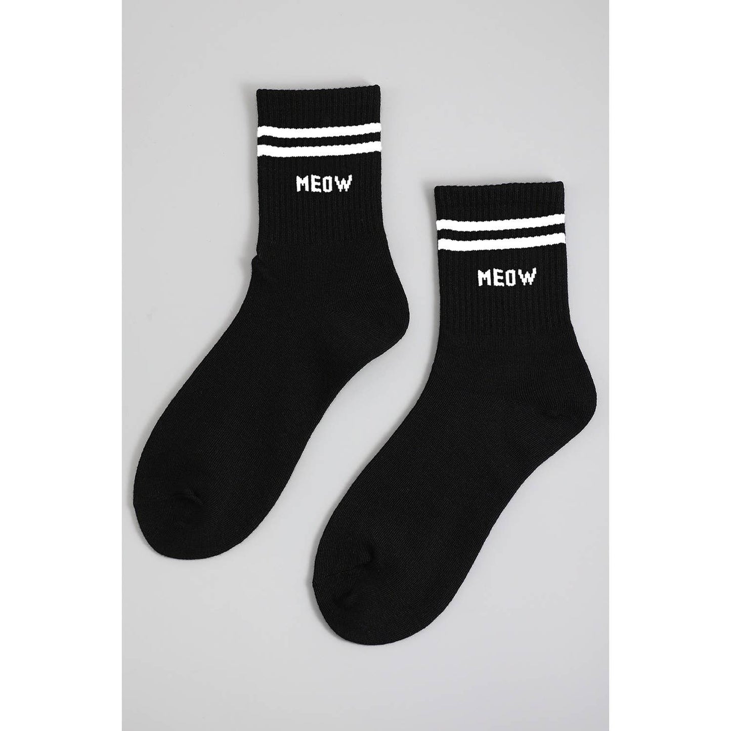 MEOW STRIPED ANKLE SOCKS: Black / 1 SIZE