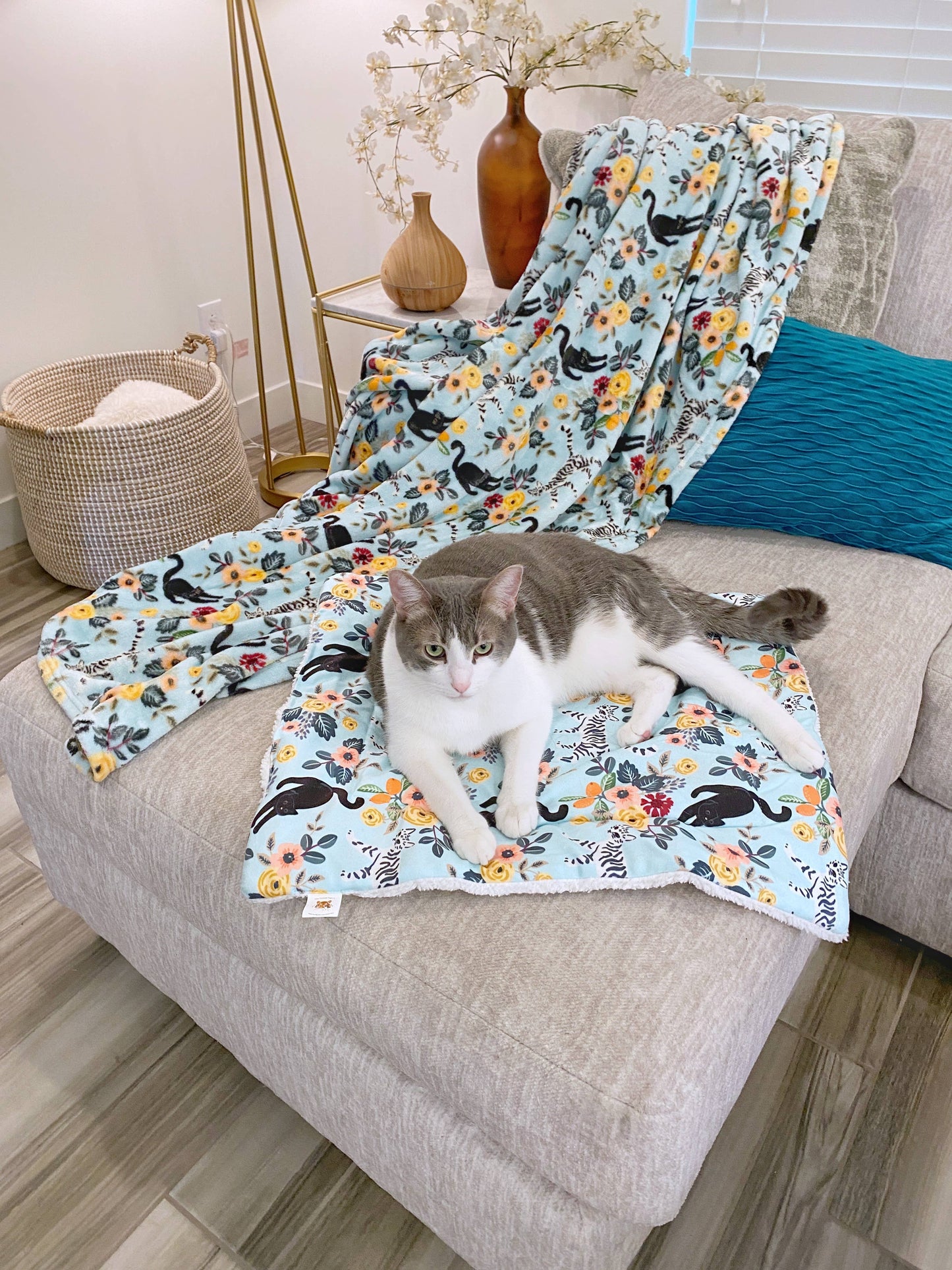 Kitty & Me. 2-Piece Set. Fleece Blanket and Cat Mat: Love Cats