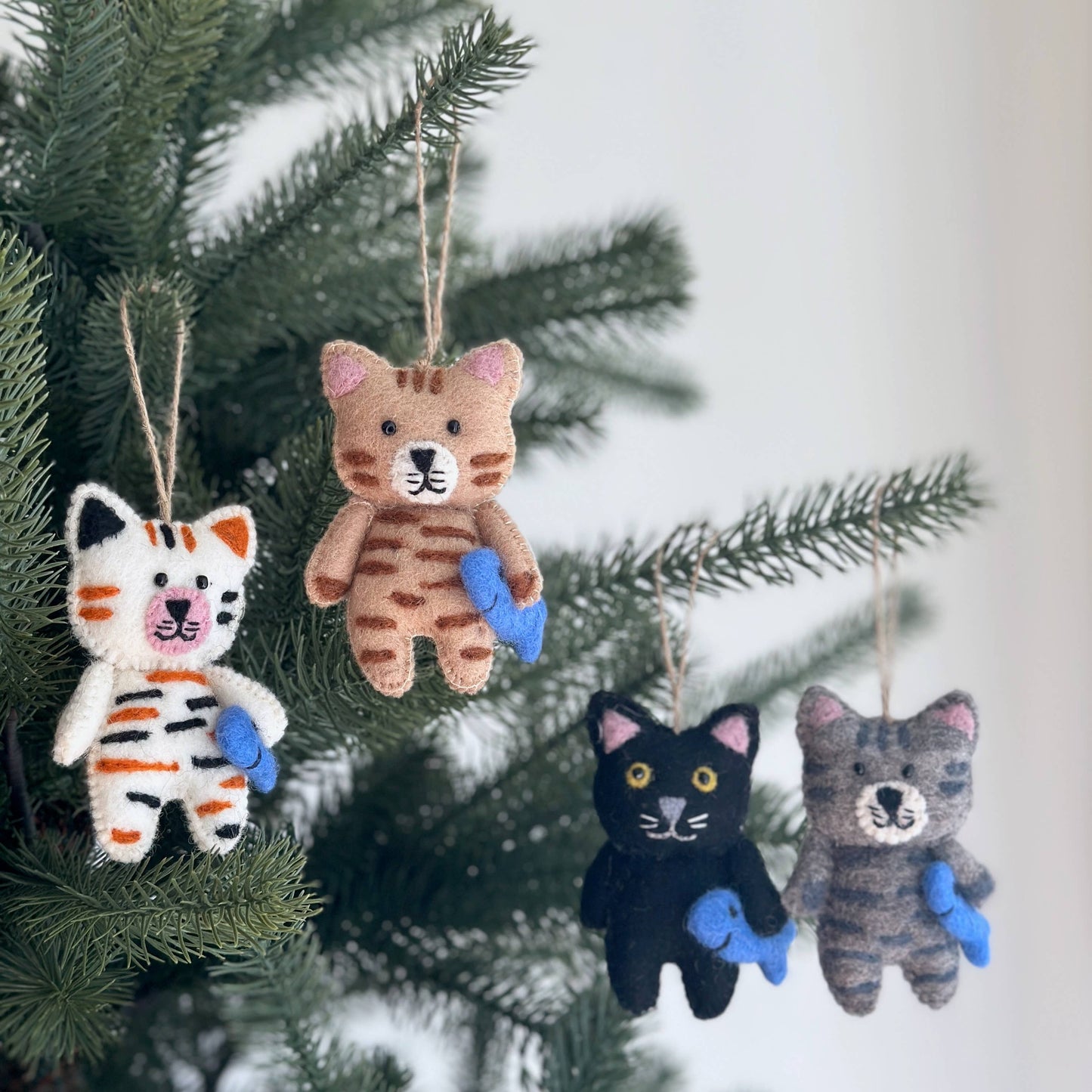 Flat Cat Holding Fish Ornament: Gray Tabby