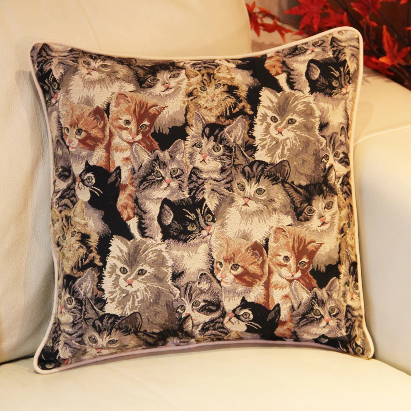 Cat Pillow | Signare Tapestry