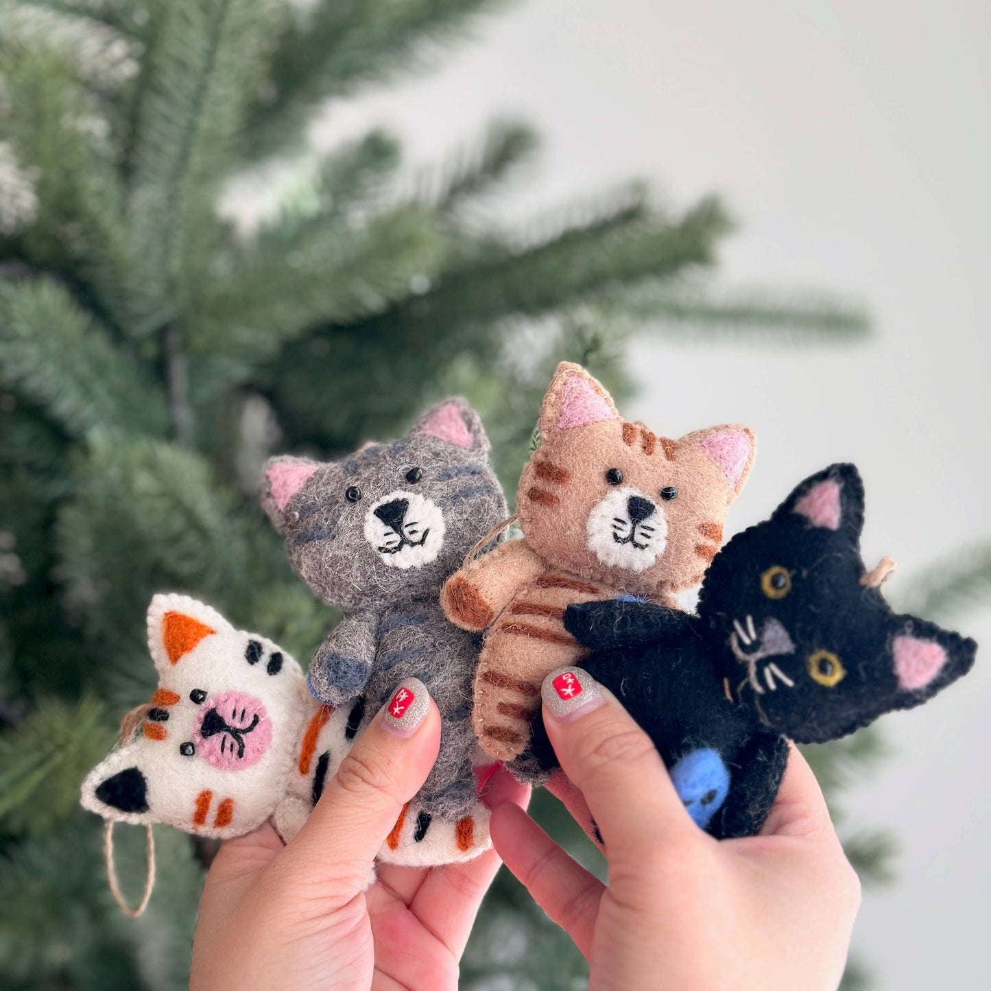 Flat Cat Holding Fish Ornament: Gray Tabby