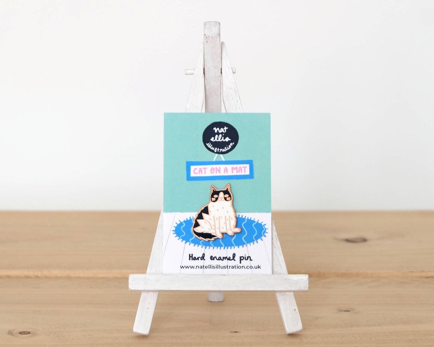 Fluffy Cat - Luxury Hard Enamel Pin