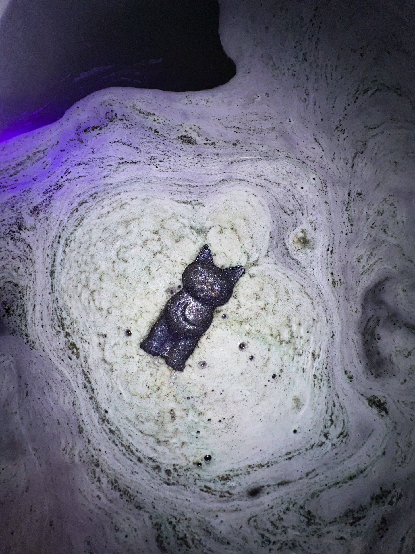 Lunar Kitty - Crystal Infused Bath Bomb