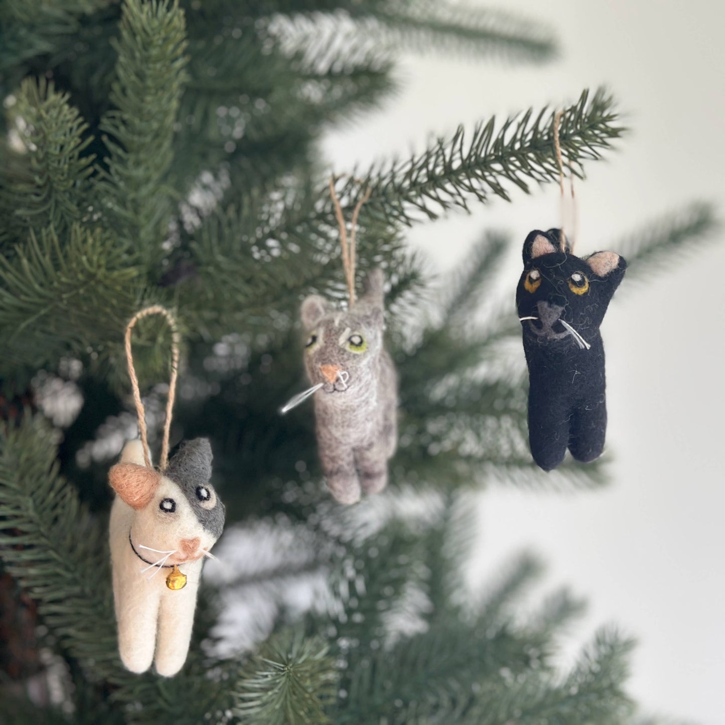 Felt Cat Ornament: Gray
