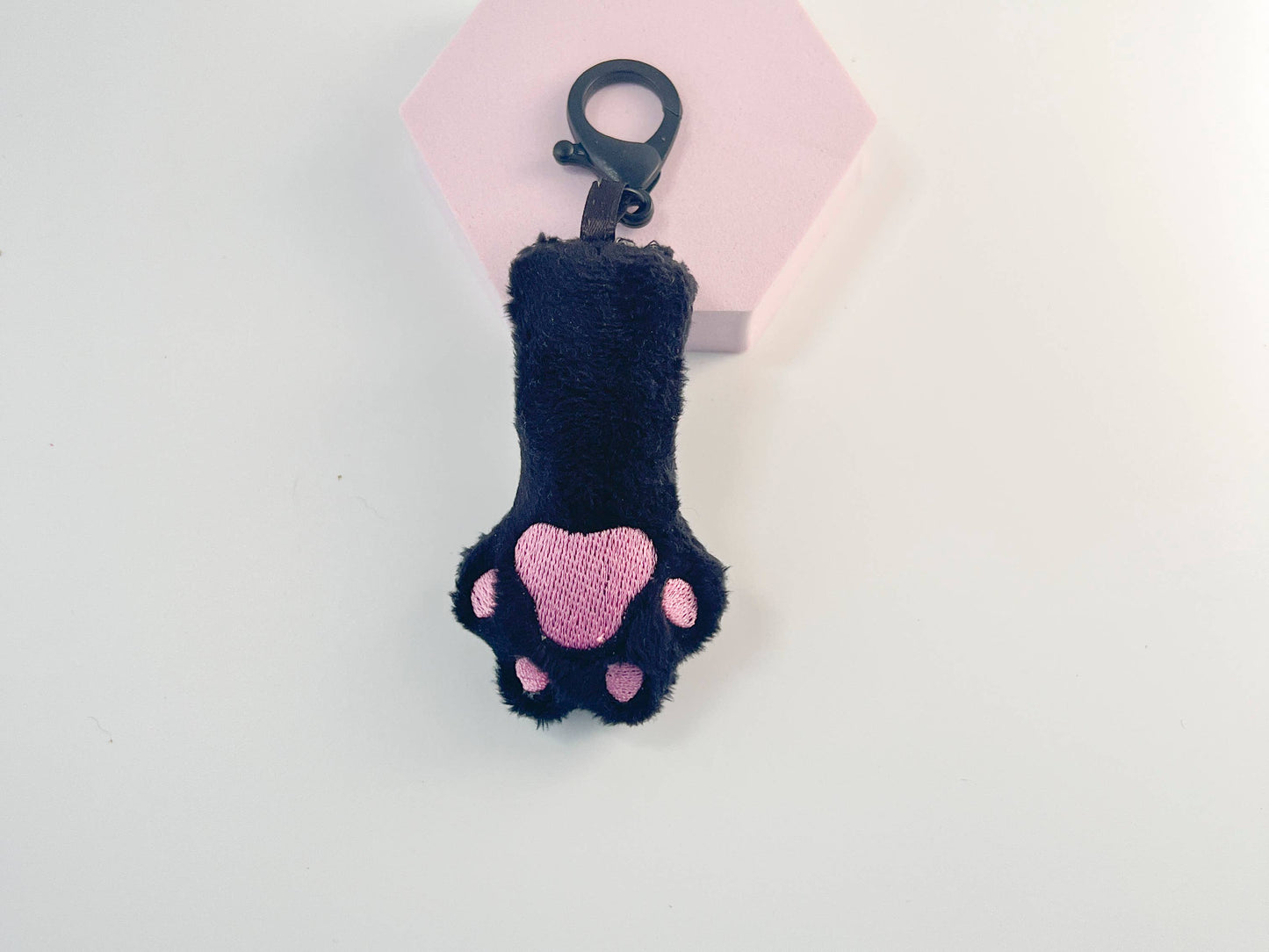 Plush Cat Paw Bag Charm Keychain – Kawaii Kitty Paw: Black