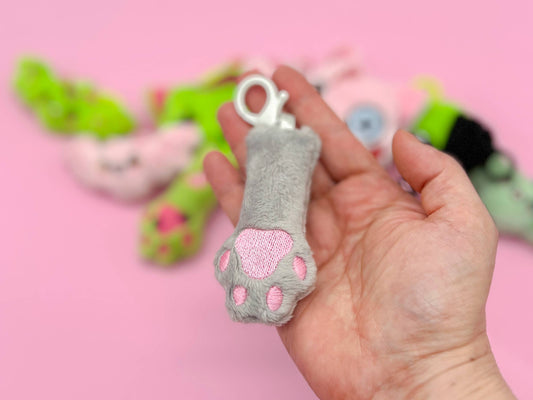 Plush Cat Paw Bag Charm Keychain – Kawaii Kitty Paw: Gray