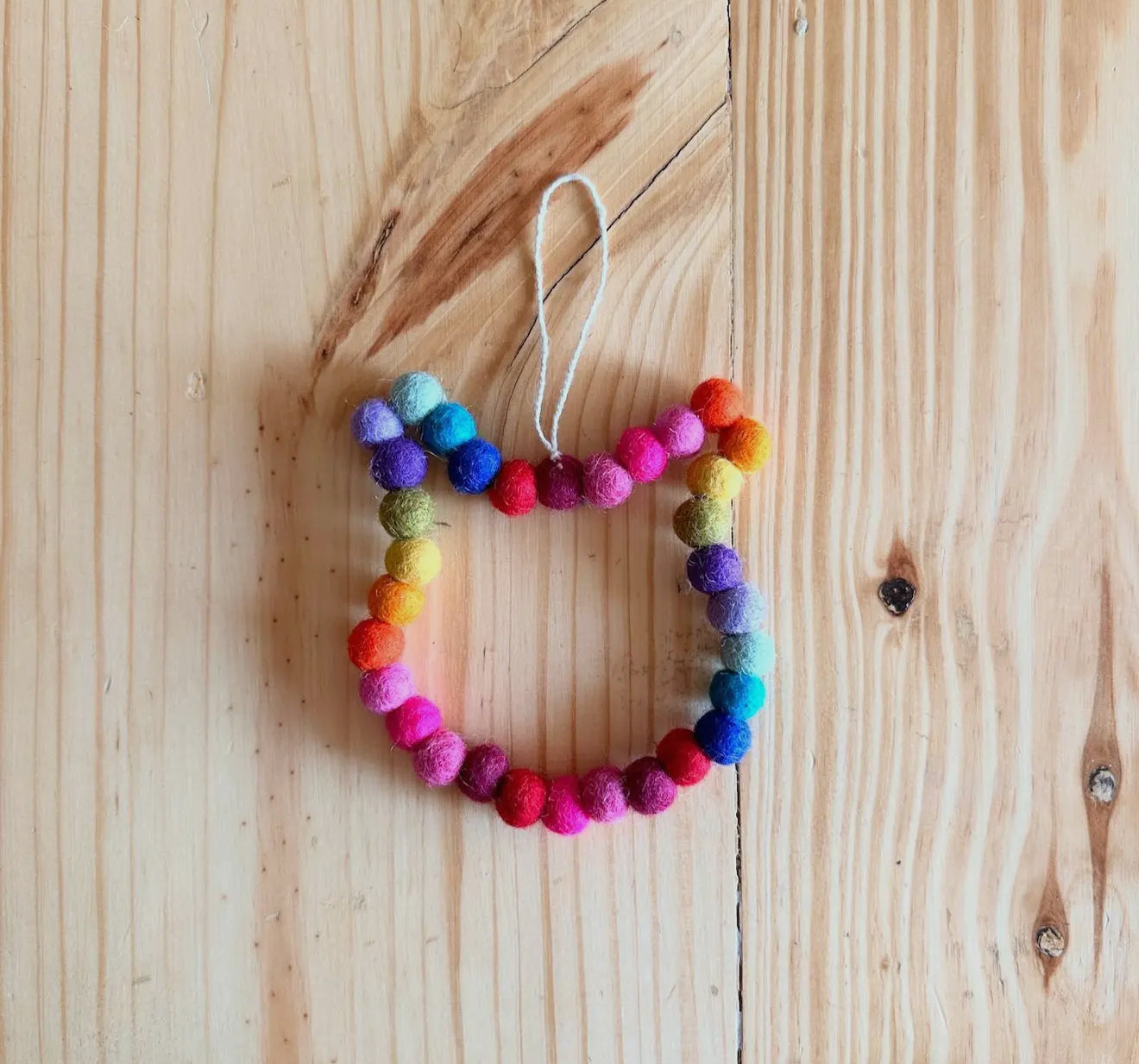 Felt Mini Pompom Love Wreath Ornament: Cat