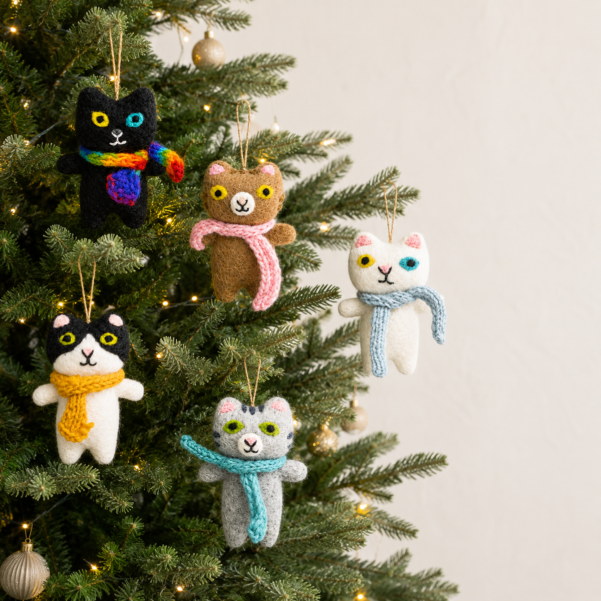 Felt Cat Ornament with Knitted Scarf: Black