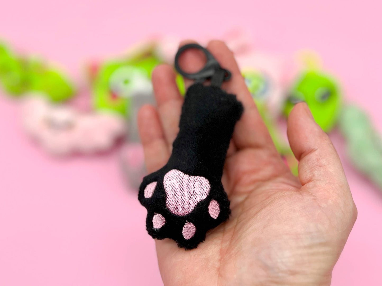 Plush Cat Paw Bag Charm Keychain – Kawaii Kitty Paw: Black