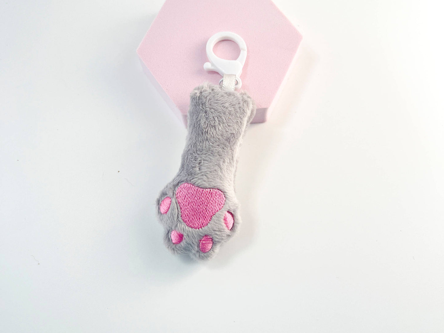 Plush Cat Paw Bag Charm Keychain – Kawaii Kitty Paw: Gray